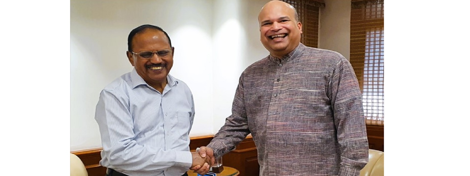 மிலிந்த மொரகொட - அஜித் தோவால் சந்திப்பு